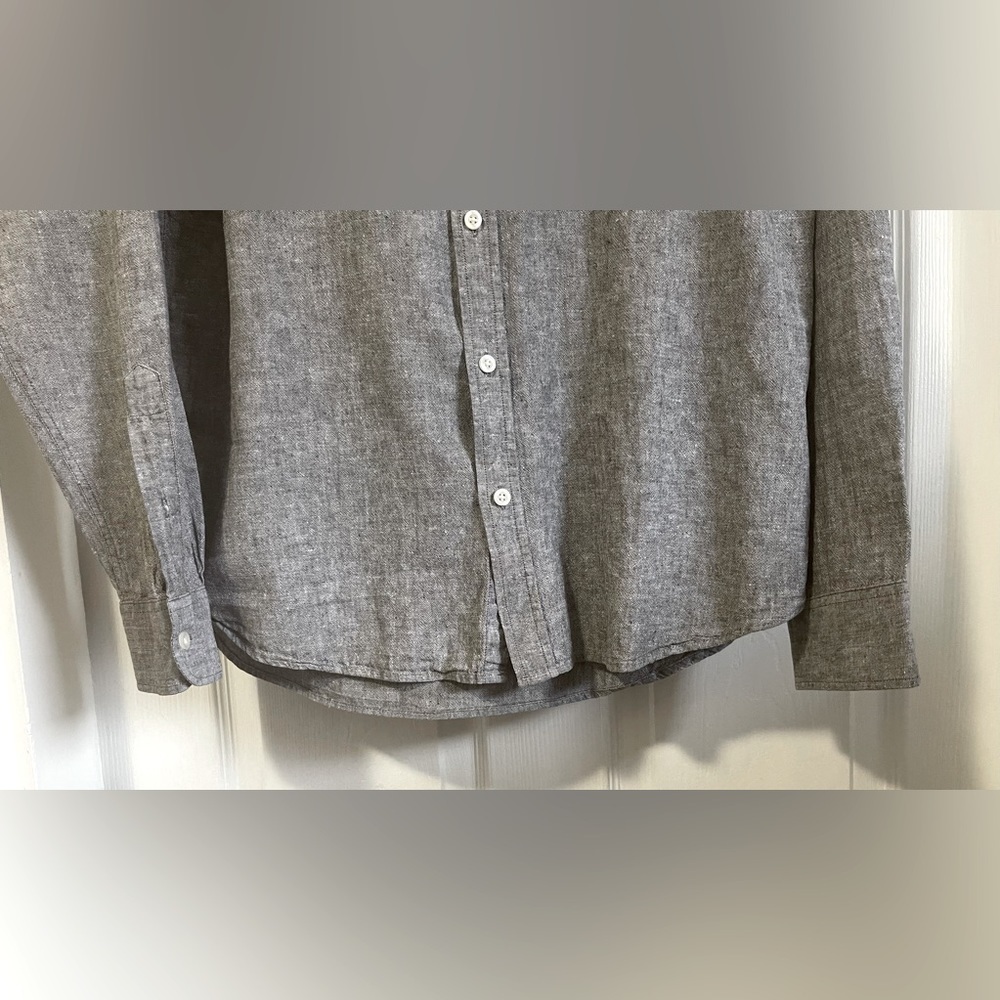 Mens Old Navy Button Down Slim Fit Shirt - Picture 2 of 7